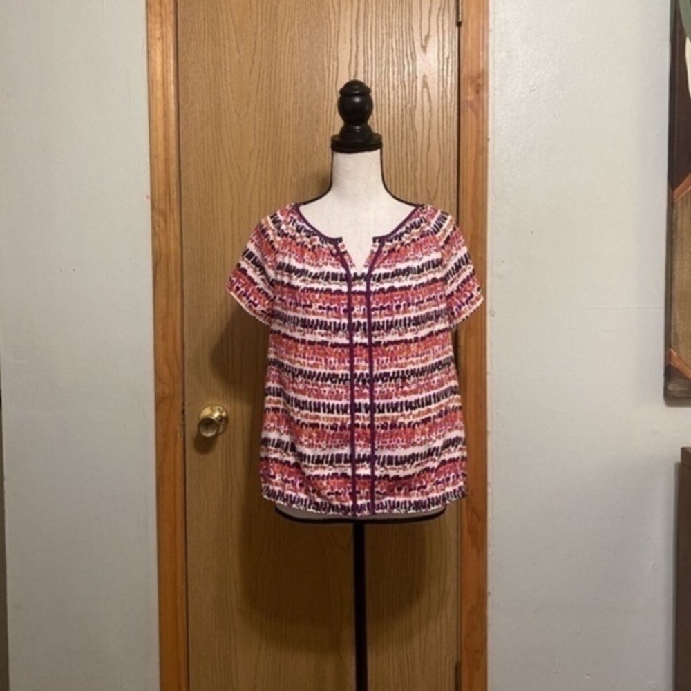 Ann Taylor Size 12P Multi-Color w/Geometric Print Short Sleeve Blouse - EUC